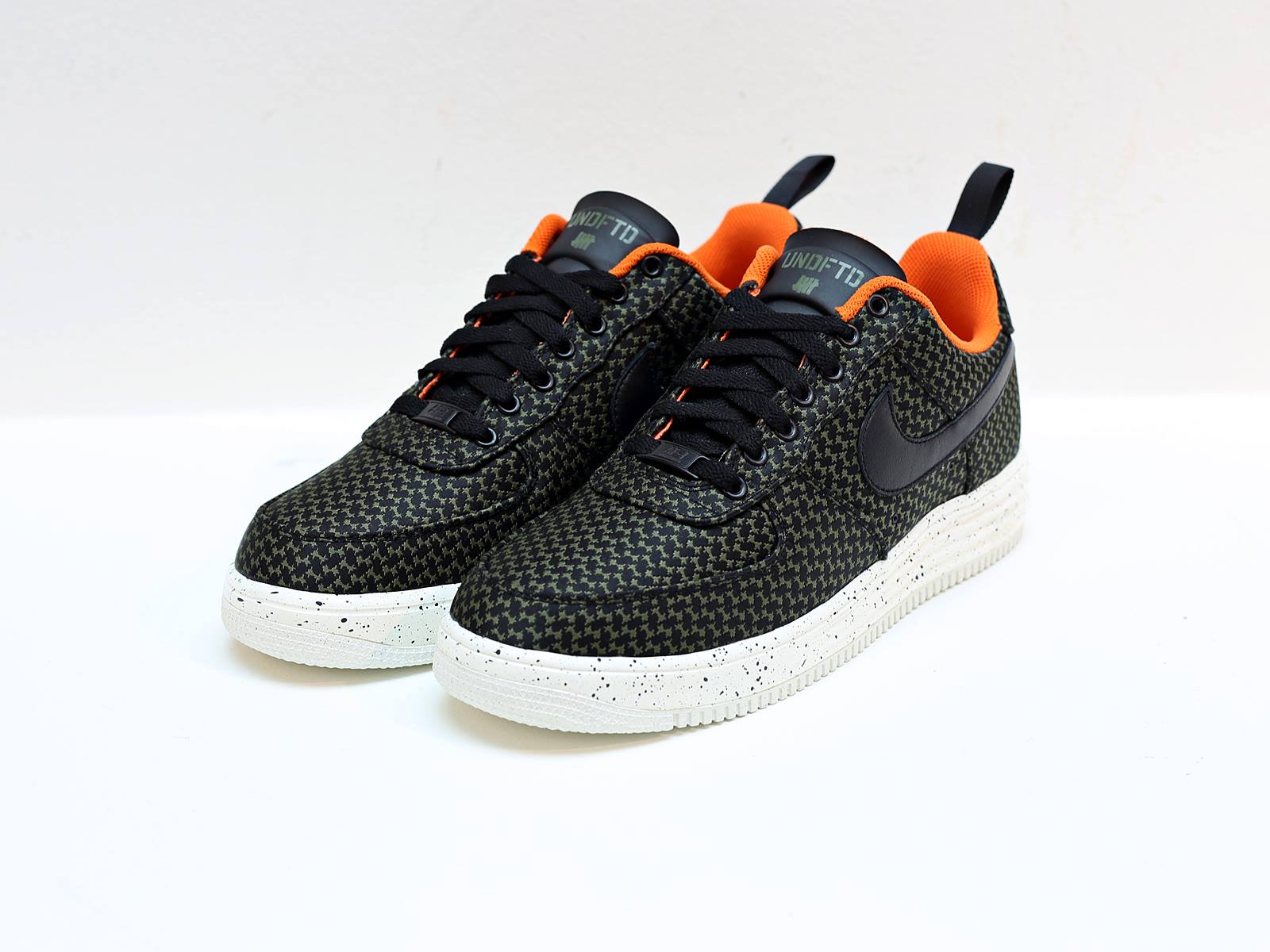 652805-003 $220 Nike x UNDEFEATED LUNAR AIR FORCE 1 LOW UNDFTD SUPREME